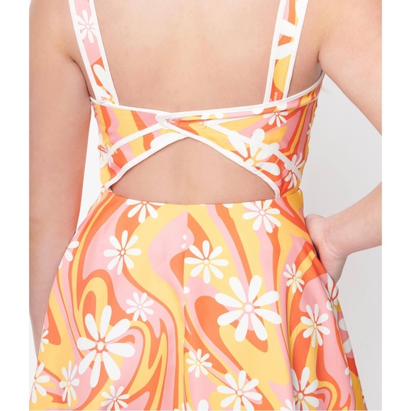 NWOT Unique Vintage Yellow Psychedelic Sweetheart Flare Dress - Picture 3 of 7